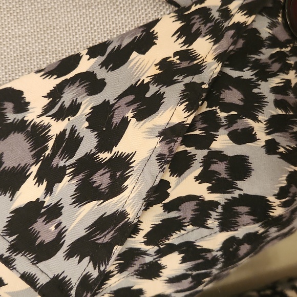 FOREVER 21 Leopard print jacket. Buton up belted and fitted. Sz Med - Picture 2 of 7